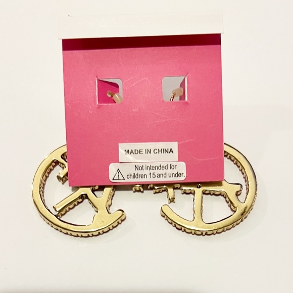 ♥️✨BETSEY JOHNSON A Plus Red Rhinestone Crystal Drop Earrings - Picture 3 of 8